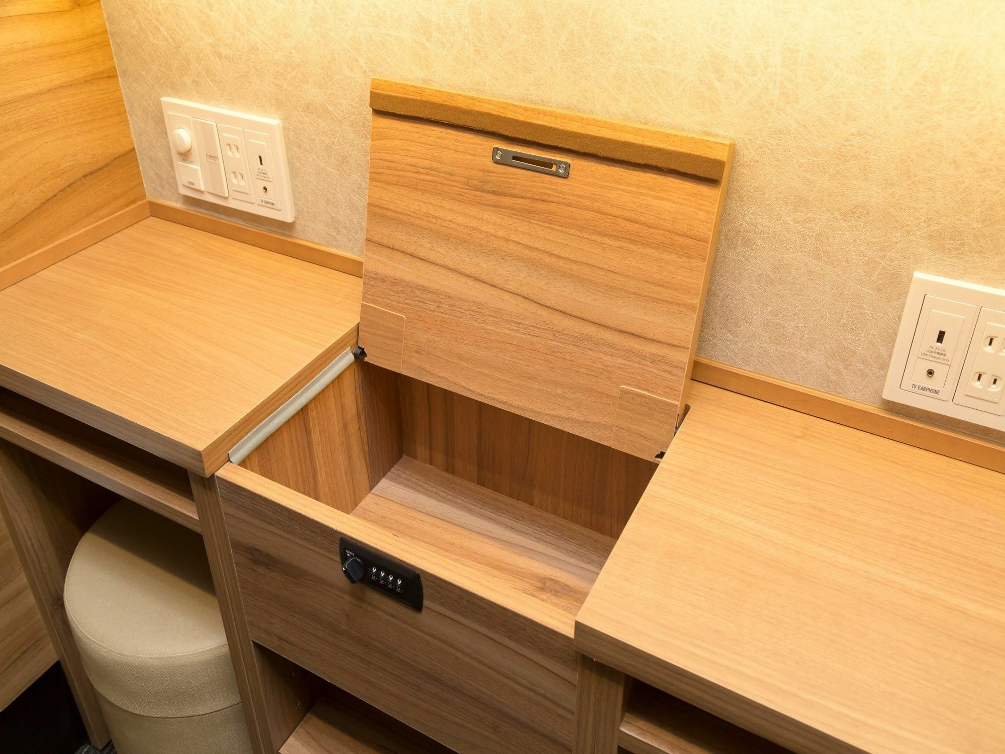 Global Cabin Tokyo Suidobashi מראה חיצוני תמונה